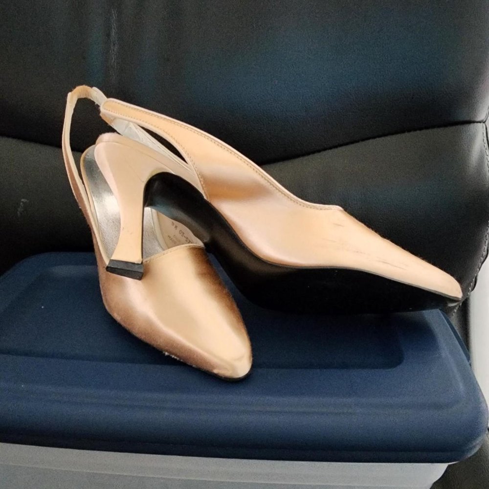 EUC Studio 6 Pointed Toe Satin Slingback Heels
